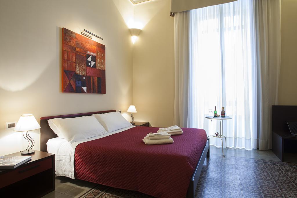 Antiche Volte Bed & Breakfast คาตาเนีย ภายนอก รูปภาพ
