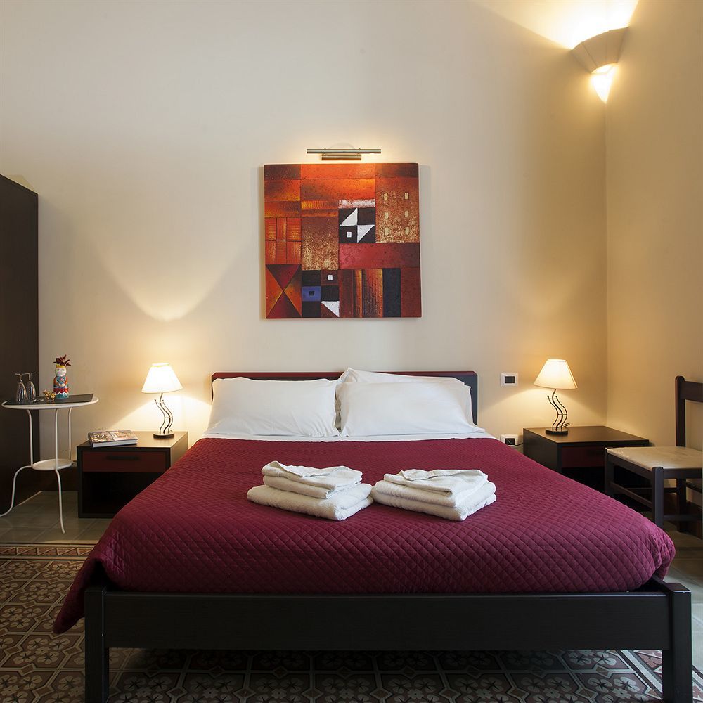 Antiche Volte Bed & Breakfast คาตาเนีย ภายนอก รูปภาพ