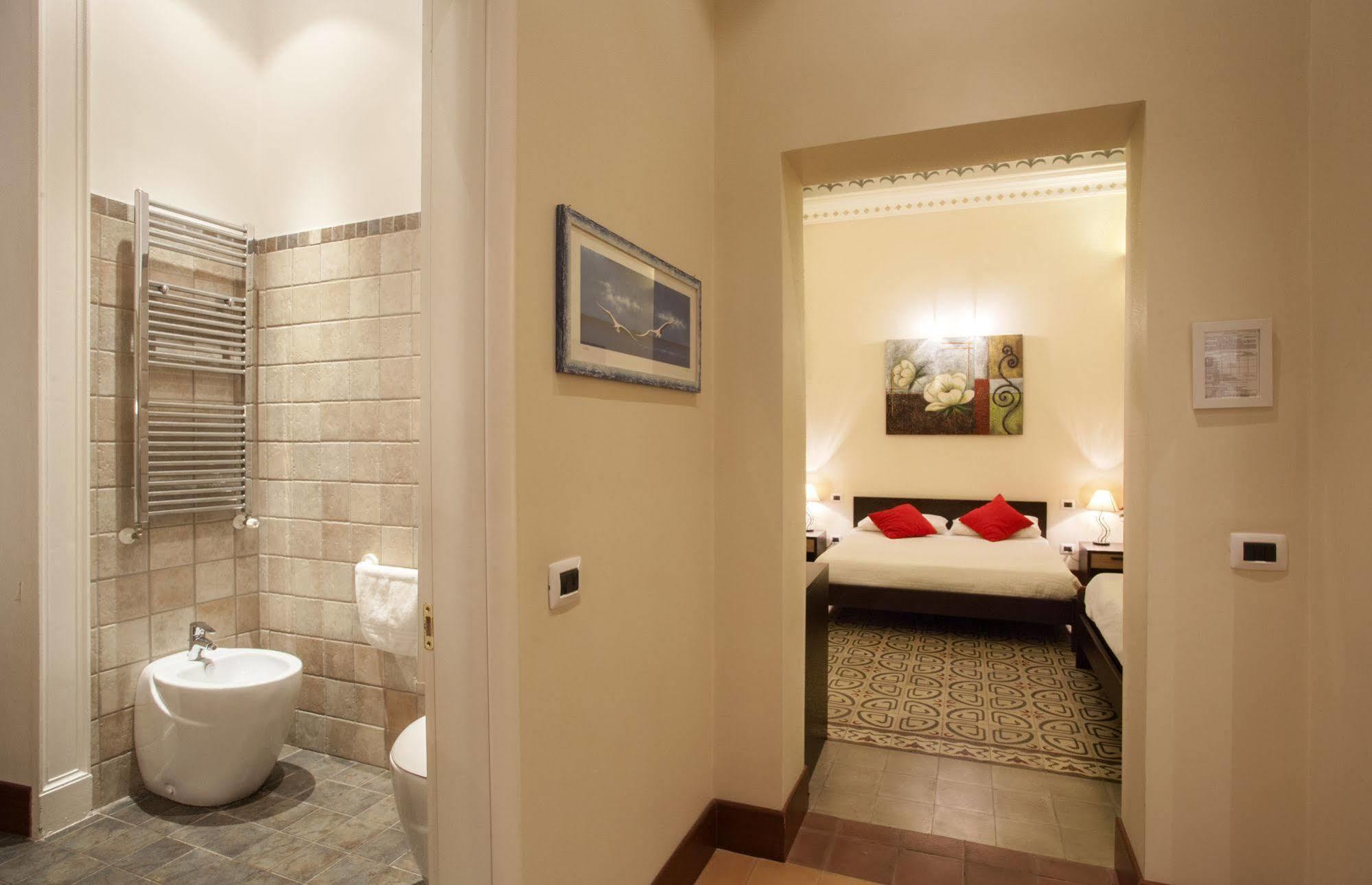 Antiche Volte Bed & Breakfast คาตาเนีย ภายนอก รูปภาพ